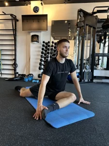 Pigeon stretch (golub) 1