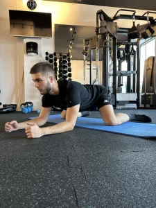 Frog stretch (žablja poza)