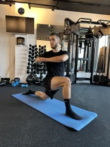 Rotacije u iskoraku + istezanje zadnje lože 1