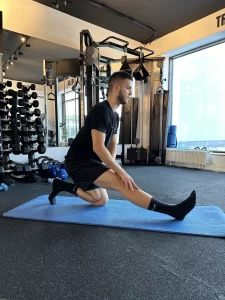 Rotacije u iskoraku + istezanje zadnje lože 2